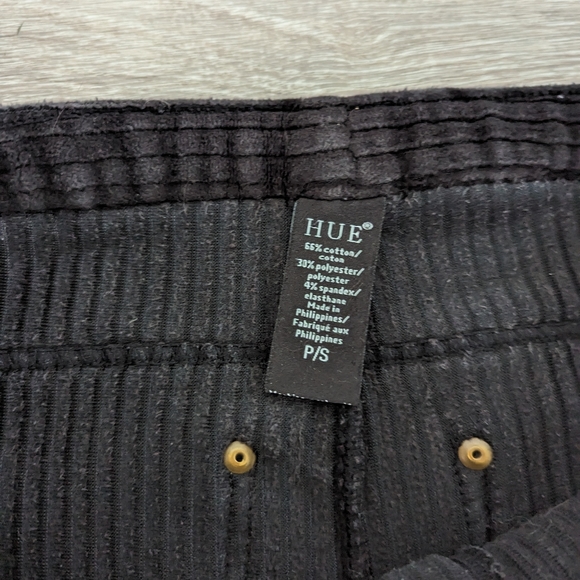 HUE Super Stretch Whale Corduroy Leggings - Picture 4 of 5